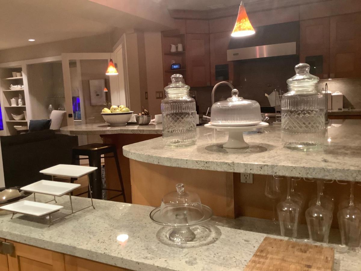 Suite Smart Vancouver Bagian luar foto